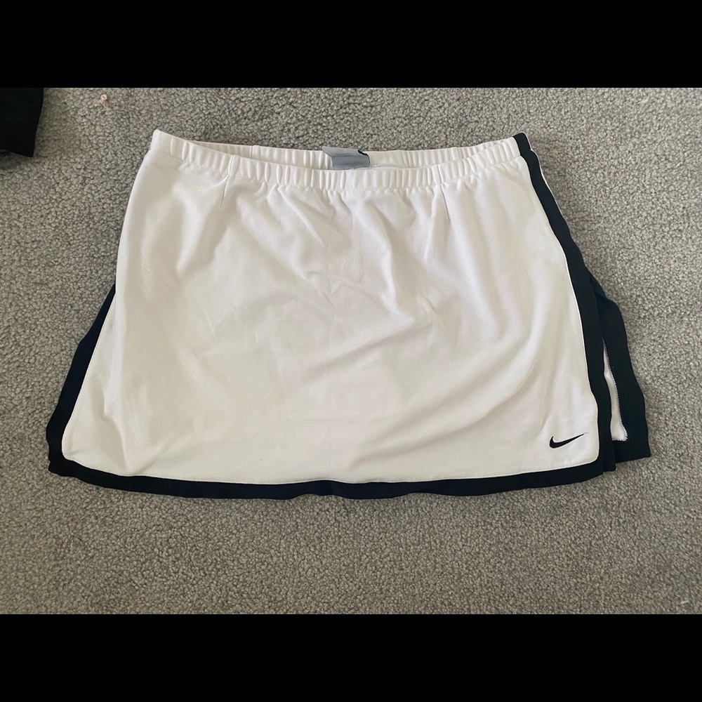 White and black border Nike tennis skirt